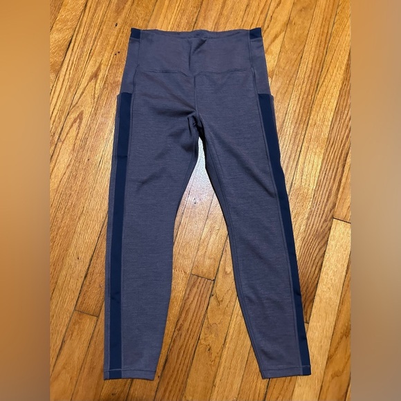 Athleta Pants - Athleta Ultimate Stash Pocket 7/8 Leggings Blue Activewear Size Medium‎